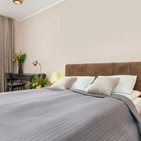 Jasny I Elegancki Pastelowa Z Parkingiem By Renters Апартаменты *