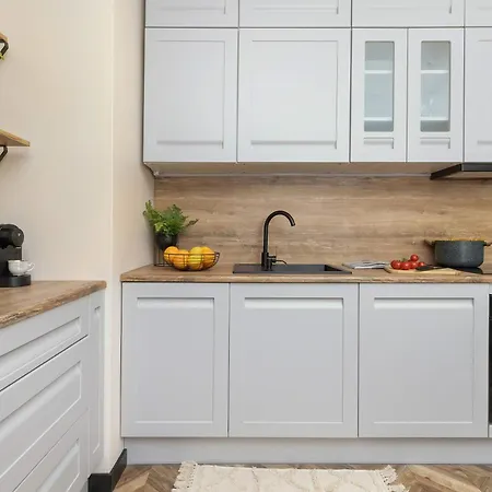 Jasny I Elegancki Pastelowa Z Parkingiem By Renters *