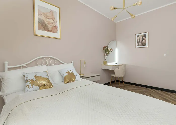 Jasny I Elegancki Pastelowa Z Parkingiem By Renters Gdańsk