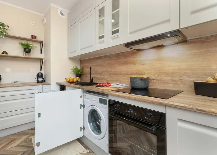 Jasny I Elegancki Pastelowa Z Parkingiem By Renters Гданьск